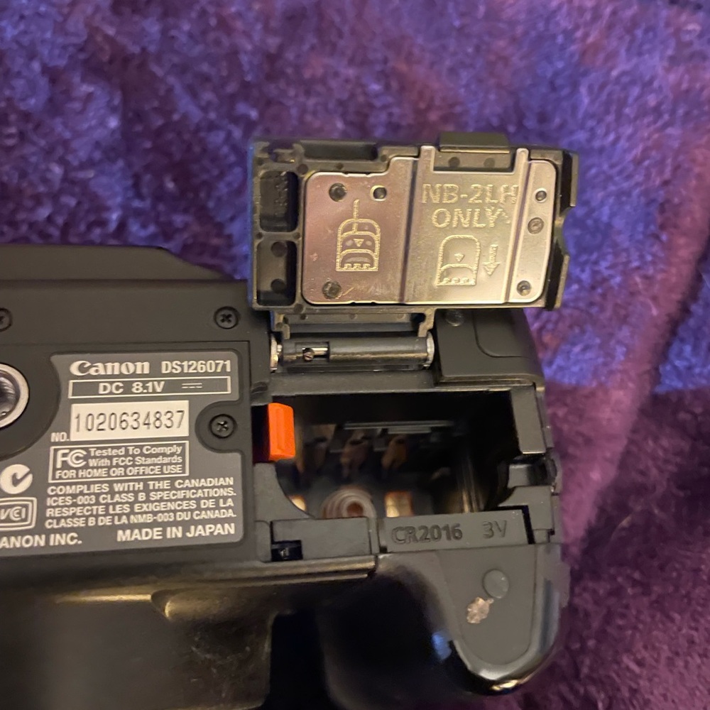 Canon Black Digital Camera with Advanced Features - Picture 2 of 9